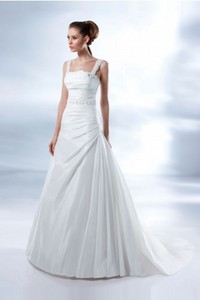 Gorgeous White Ball Gown Knee-length Tulle Strapless Dress With Crystal